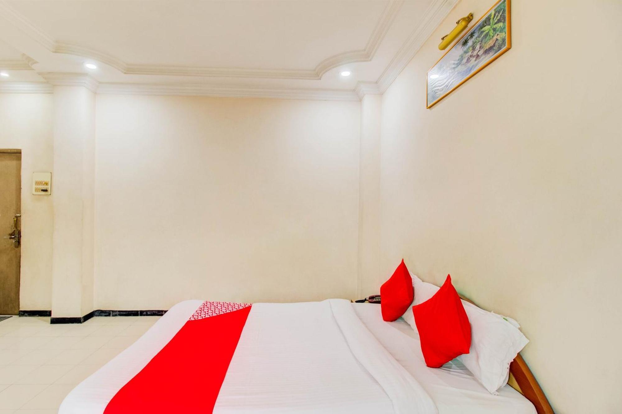 Hotel O Sri Jai Palace Nashik Exterior photo